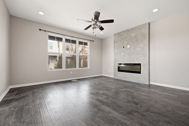 Building Photo - 901 Times Square Dr