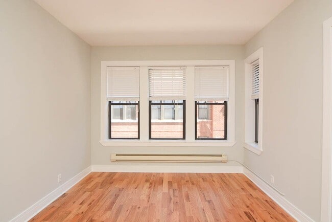 Building Photo - 4301 N Wolcott Ave