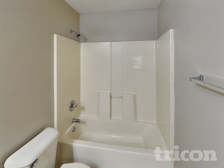 Building Photo - 10432 Boyette Creek Blvd