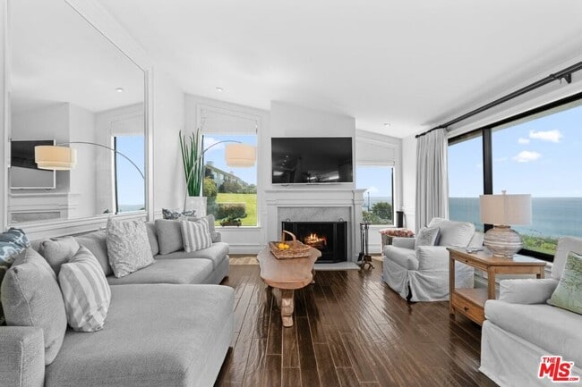 Building Photo - 29700 Zuma Bay Way