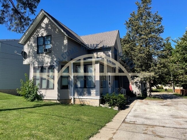 Building Photo - N90W16734 Roosevelt Dr