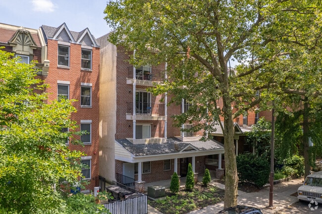 Primary Photo - The Gardens on 45th Street