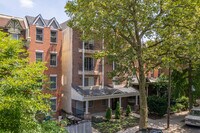 Building Photo - The Gardens on 45th Street