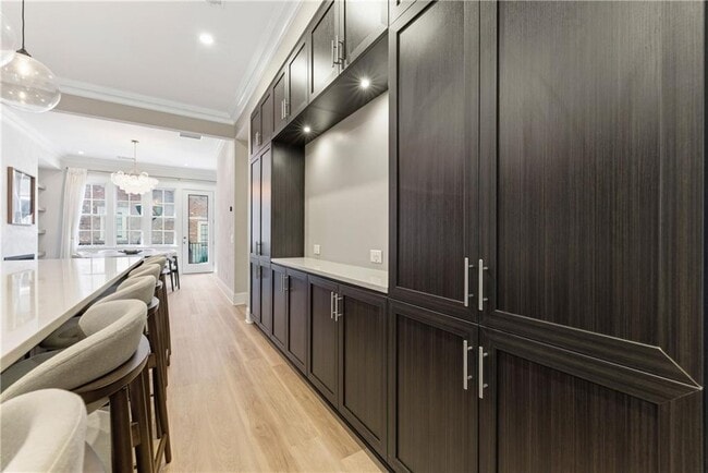 Building Photo - 2910 Hermance Dr NE