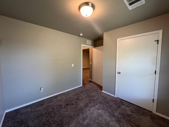 Building Photo - 2823 Juvene Cir