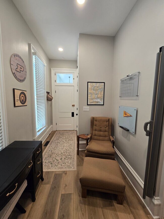 Building Photo - Full Furnished 2 Bed/1 Bath with Utilities Included