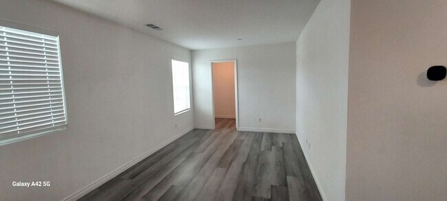 Building Photo - 9774 Solonia St