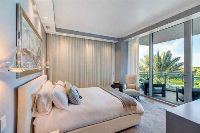 Building Photo - 10295 Collins Ave