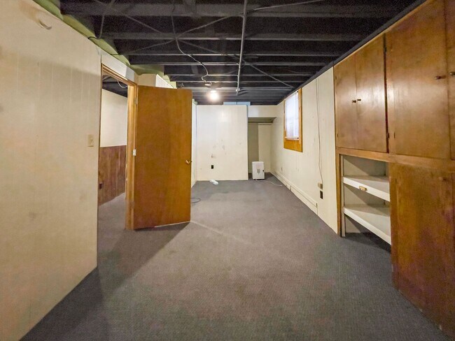 Building Photo - 225 S College Ave