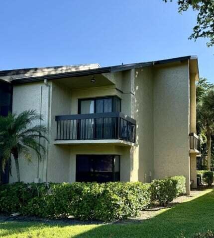Building Photo - 5055 Oakhill Ln