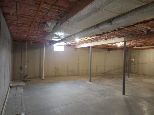 Building Photo - 57 Evergreen Dr