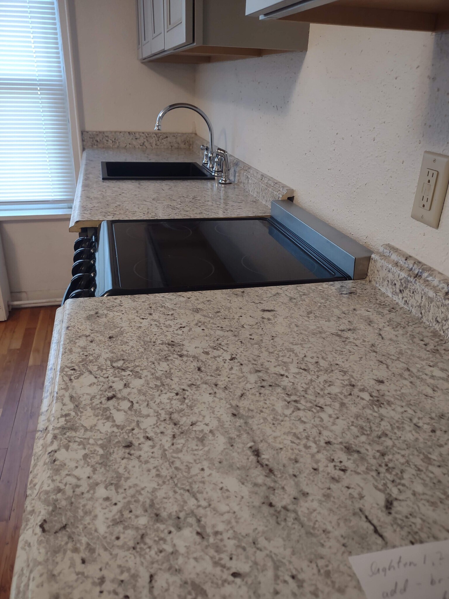 Building Photo - 700 W 17th St