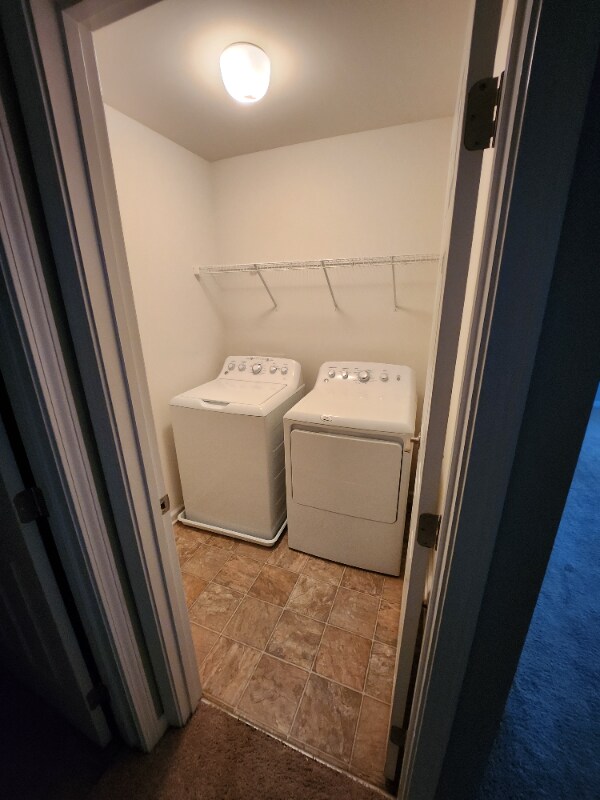 Building Photo - 4013 Holly Villa Cir