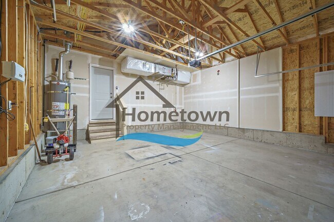Building Photo - 3 Bedroom 2 Bathroom Home with Attached 2 ...