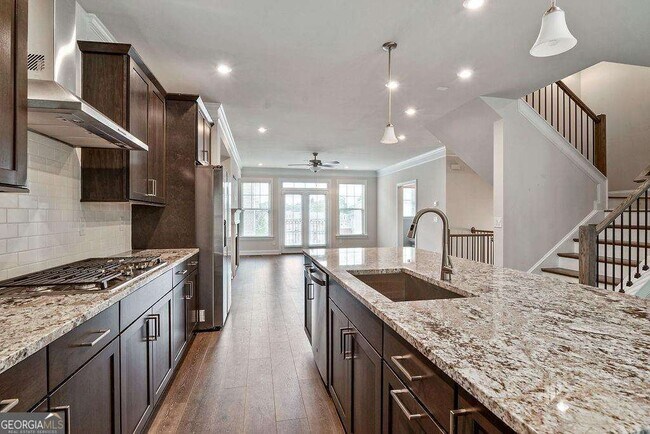 Building Photo - 1395 Harris Way S