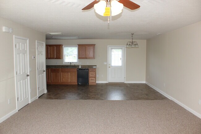 Building Photo - 3 Bedroom, 2.5 Bath Townhome for Rent