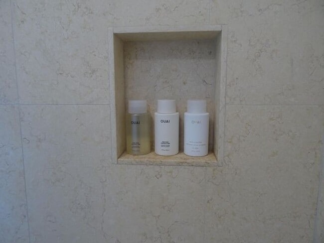 Building Photo - 930 Rambling Dr Cir