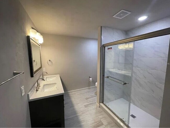 Building Photo - Spacious 3 Bed, 2 Bath Home with Workshop ...