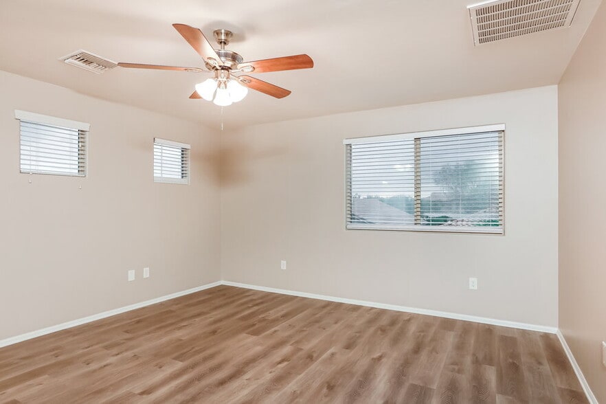 Building Photo - 6851 W Leeward Cove Way