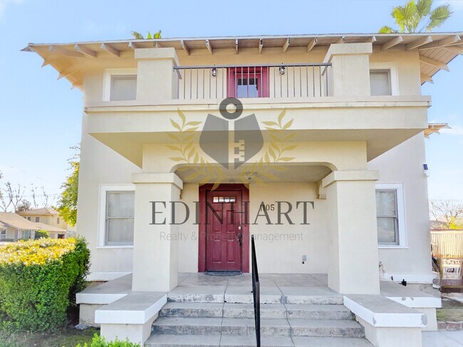 Building Photo - 1105 N College Ave