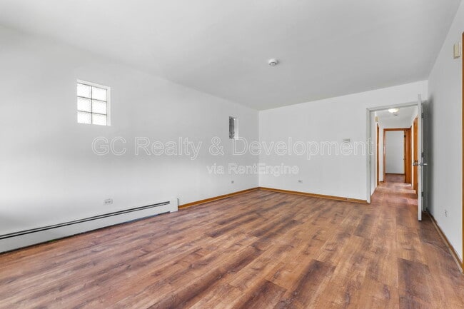 Building Photo - 2517 N Laramie Ave