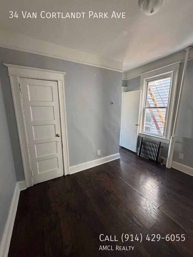 Building Photo - 34 Van Cortlandt Park Ave