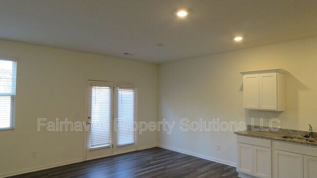 Building Photo - 1026 Paddington Dr