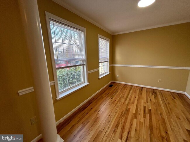 Building Photo - 140 Lexington Ct