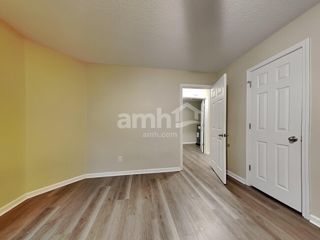 Building Photo - 1 Holly Springs Cir