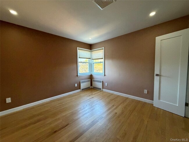 Building Photo - 154-47 20th Rd