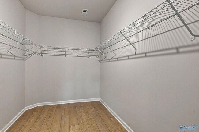 Building Photo - 7211 Holly Creek Dr SE
