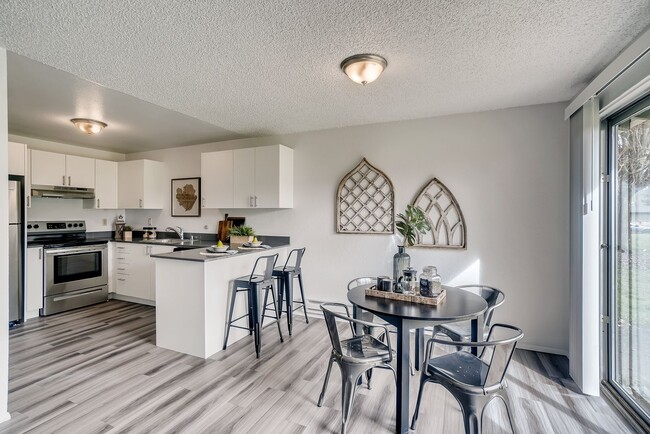 Building Photo - Odona Homes | Spacious 2-Bedroom Residence at 2602 J Street, Auburn