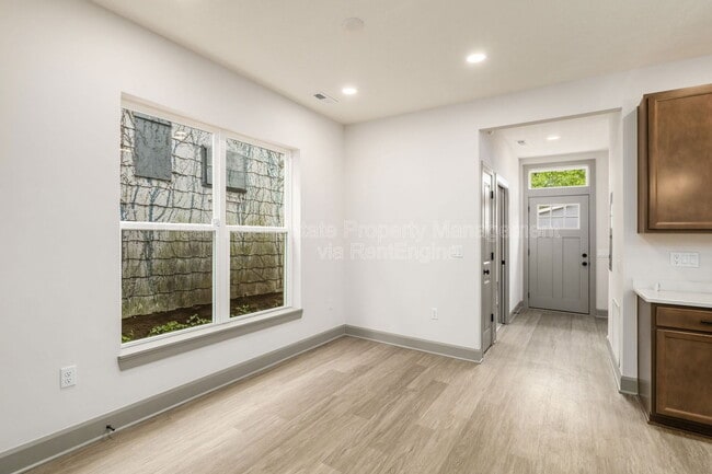 Building Photo - 117 Wisconsin Ave