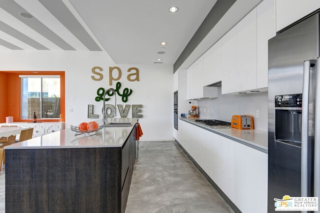 Building Photo - 949 Bernardi Ln