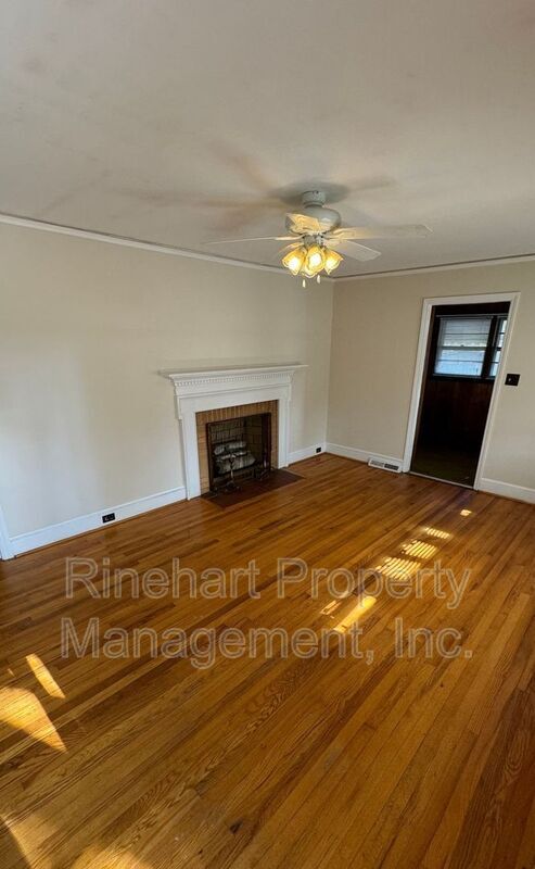 Building Photo - 221 Hutchinson St