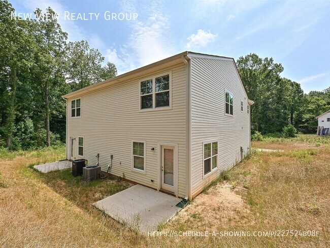 Building Photo - 1725 E Cloaninger Ave