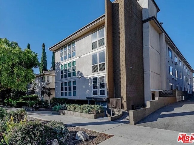 Building Photo - 1833 Normandie Ave