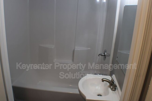 Building Photo - 104 Mulberry St