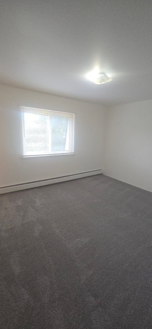 Building Photo - 2 bed 2 bath condominium