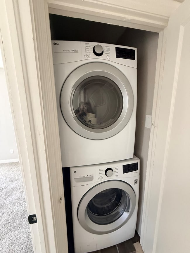 Building Photo - 1421 Lauderdale Ave