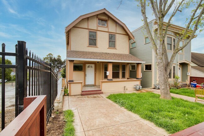 Building Photo - Jyoty