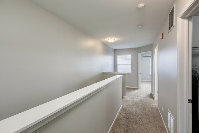 Building Photo - 2331 Overlook Ct