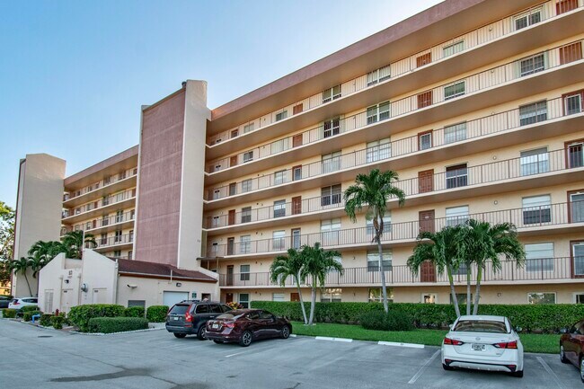 Primary Photo - 14671 Bonaire Blvd