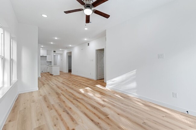 Building Photo - 9328 Firnat St