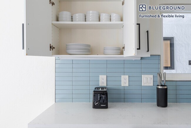 Building Photo - 20200 Lucille Ave