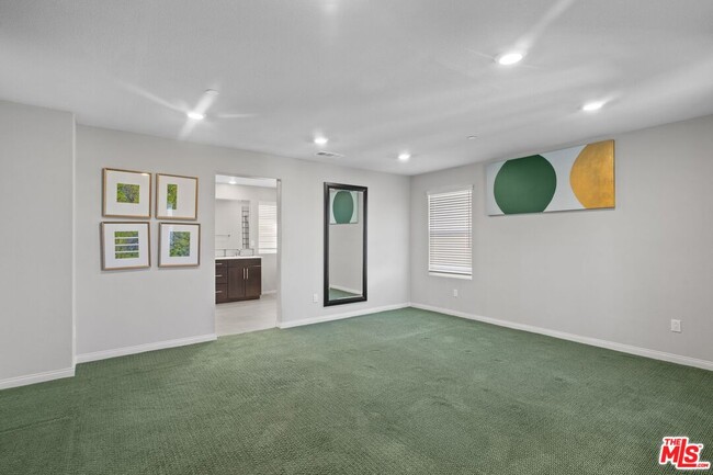 Building Photo - 1203 Beach Ln