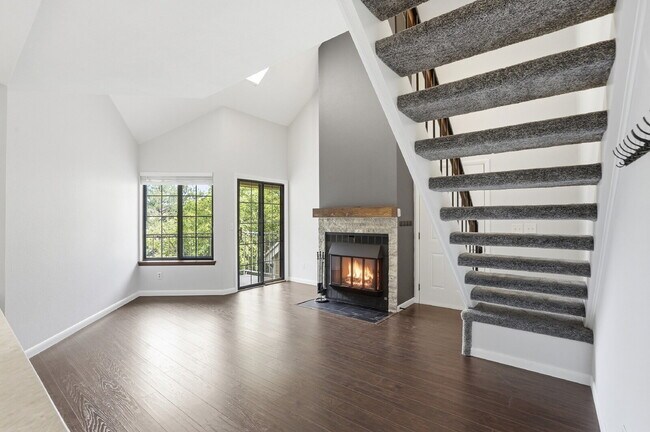 Building Photo - $2,095.95- 1 Bed, 1 Bath Updated Lofted Condo in Boulder with Central AC and In-Unit Laundry!