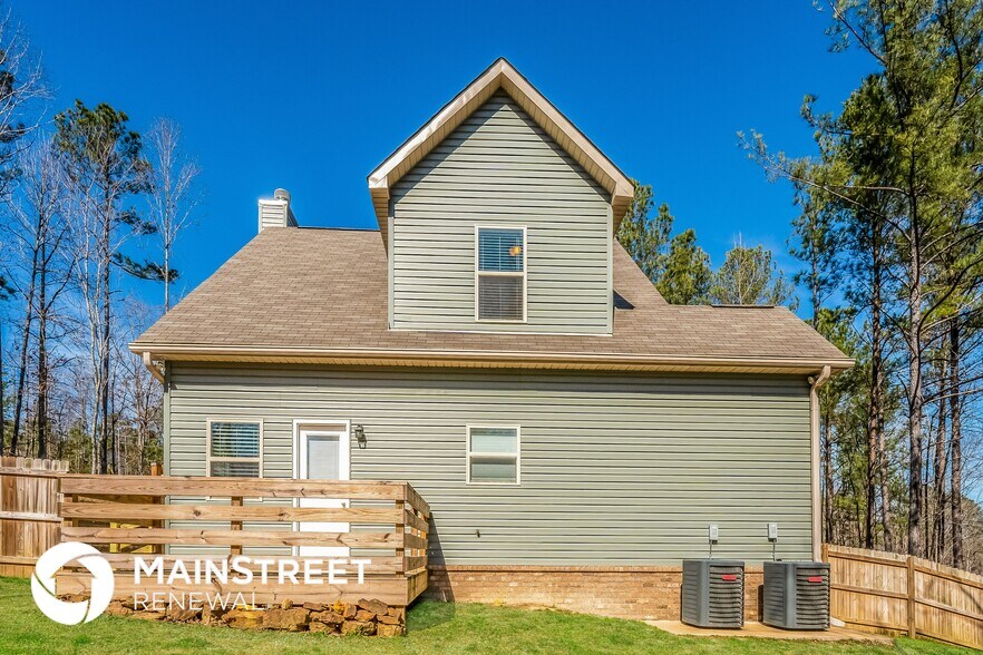 Building Photo - 2554 Summit Park Rd