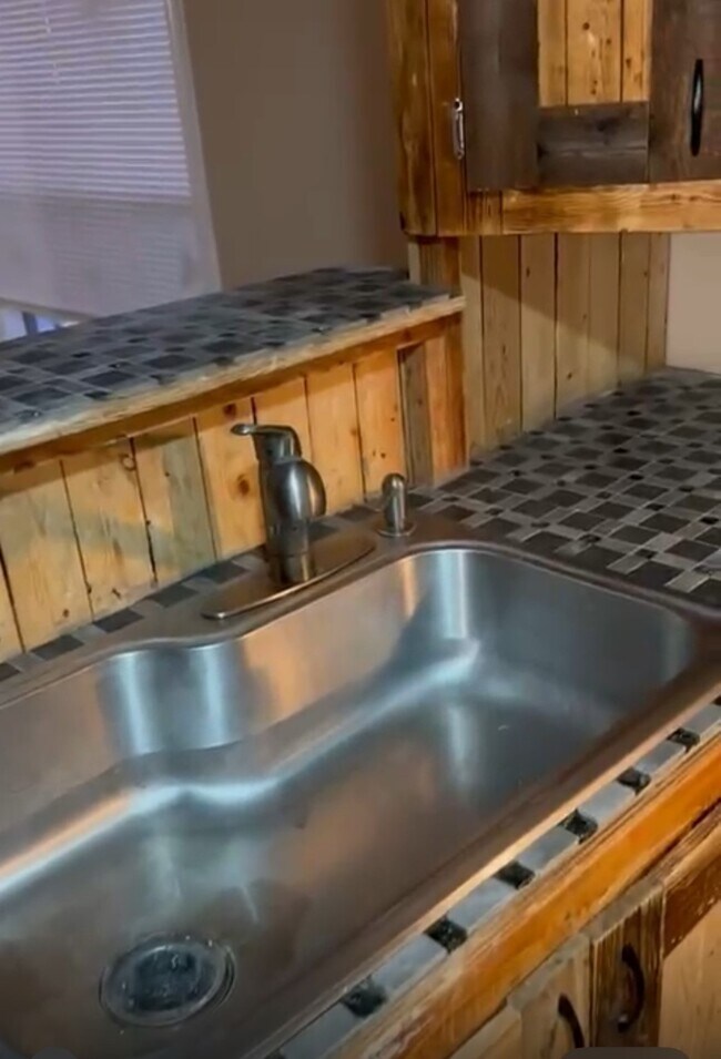 Building Photo - 76 County Rd 2292