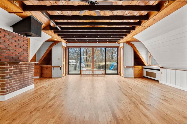 Primary Photo - 182 Guinea Rd